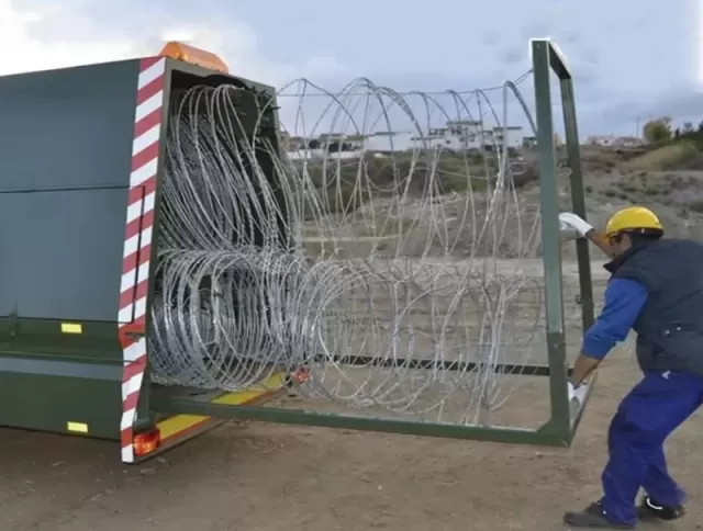 Razor Wire Trailer