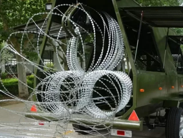 Razor Wire Trailer